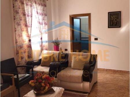 Shitet, Vilë 2 kateshe ne Institut, Tiranë