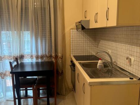 Monolocale /Affitto📍Selite 📌35000 lek (acqua+internet inclusi)