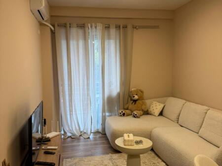 1+1,i mobiluar ,kompleksi Lim Em,rruga peti liqeni i thate,600 euro