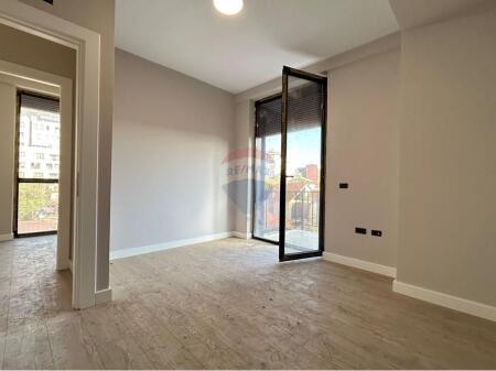 Zyre 73 m Me qira te shkolla e kuqe