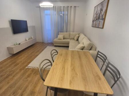 Qira Apartament 1+1 prane Bar Artisti , Astir