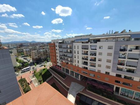 🏡 Appartamento 2+1 + 2 bagni + balcone + garage chiuso per 2 auto – palazzo nuovo (2024)