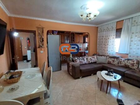 Presso l'Ospedale Universitario di Traumatologia, Appartamento 3+1+2 in Vendita, Con Pianta Regolare!!!