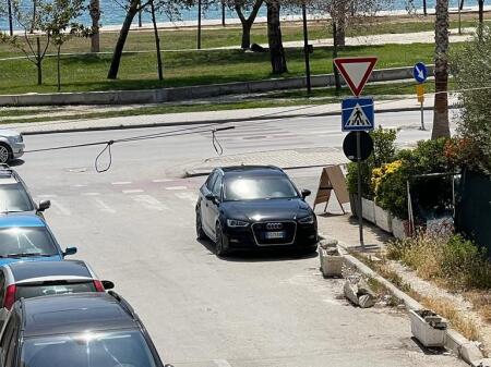 Appartamento in Affitto 2+1+2WC, Lungomare con Vista Mare, Prima Linea. VLORE