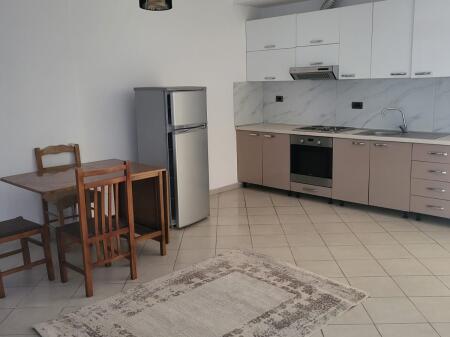 VENDESI APPARTAMENTO 1+1 CON SUPERFICIE 78 M2 . AL PREZZO DI 75000 EURO . VIA FADIL DLIU TIRANA