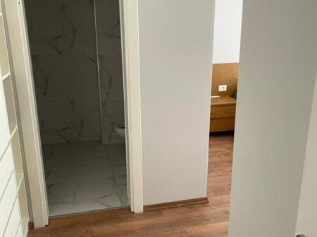 Vendesi in vendita 2+1+2 a Kamez!