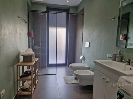 VENDIAMO, APPARTAMENTO PREMIUM 1+1 + POSTO AUTO