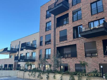 APPARTAMENTO 3+1+2 CON VERANDA IN VENDITA A KODRA E DIELLIT 2! 350.000 €