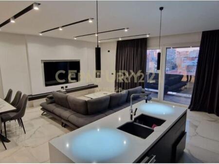 Jepet me qira apartament modern 2+1+2+post parkimi te Ish Hipoteka 1,200 € /Muaj