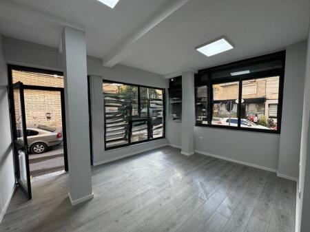 JEPET PER QIRA, AMBIENT KOMERCIAL - 31M2, SHKOLLA E BALETIT