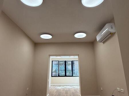 AMBIENT ZYRE ME QERA TEK RRUGA E KOSOVAREVE