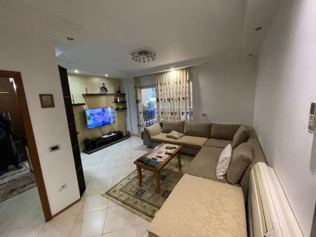 Shitet Apartament - Liqeni i Thate