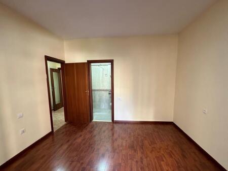 Jepet Me Qera Apartament 2+1+2 Tualete + 2 Ballkone