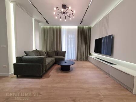 Appartamento premium in affitto 3+1+2, con 3 posti auto-Lago Secco! 2.000 € /Mese