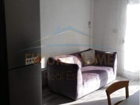 Qera, Apartament 2+1, Rruga Llazi Miho, Kombinat, Tiranë 400 €,AREA45575
