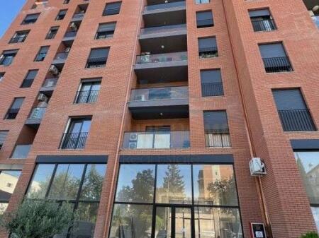 Shitet Apartament 2+1 – Porcelan