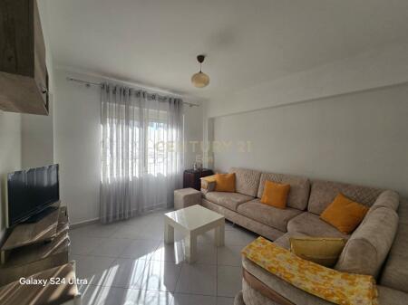 Apartament 1+1 me Qira prane Spitalit, Durrës !