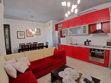 Jepet Me Qera Apartament 2+1+1 Ballkon