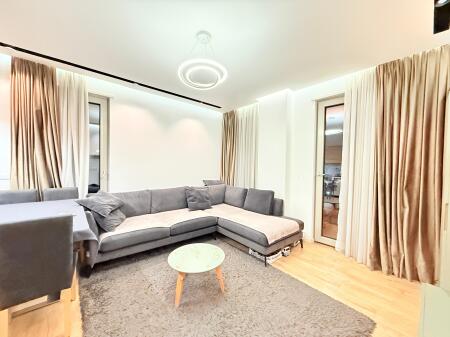 🏡 Shitet Apartament 1+1 – Foleja e Gjelbër, pas Ring Center, Tiranë 🌿