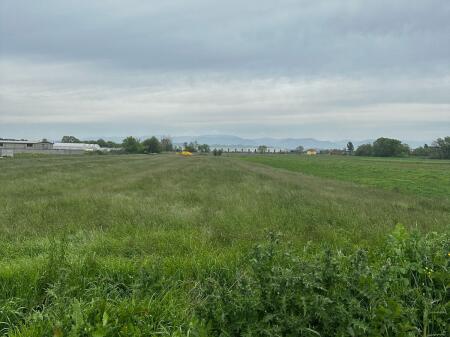 Shitet Toka Shenavlash Durres