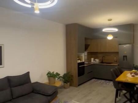 Shitet Apartament 2+1 në Univers City, pranë QTU .