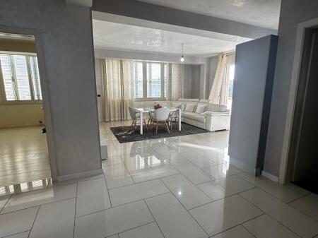 SHITET SUPER APARTAMENT 3+1+2 PRANE STADIUMIT DURRES