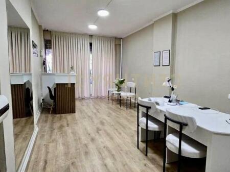 SHITET AMBIENT BIZNESI TEK KOMUNA E PARISIT.