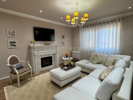 APARTAMENT 2+1+2 ME QIRA NE BLLOK!
