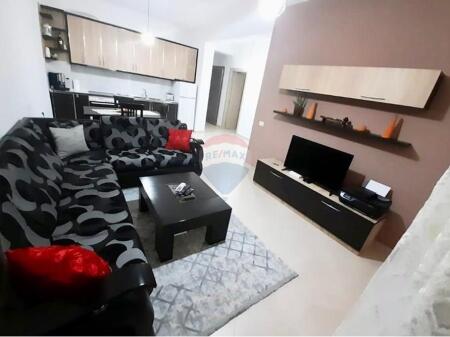 Apartament - Për Qira - Tirana Golden Park, Tiranë...