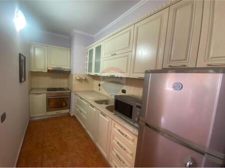 apartament 2+1 me qira Laprake.