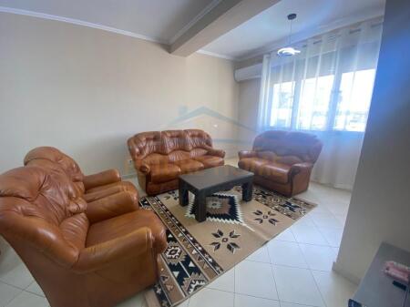 Qera, Apartament 1+1, Fresk, Tiranë. 360 €,AL52648