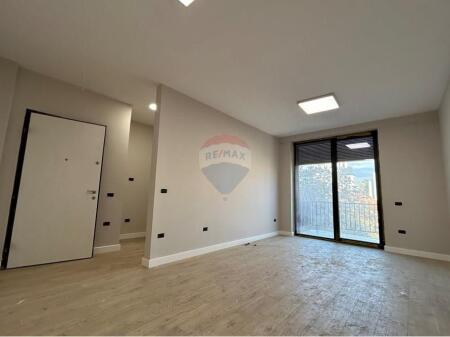 Office space for rent near the Red School!