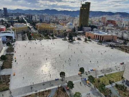 Business premises for sale – Barricades Street, near the Center