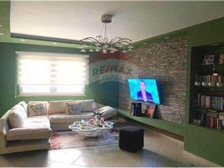 Apartament 2+1+2 ne shitje tek Fresku + post parkimi ne cmim