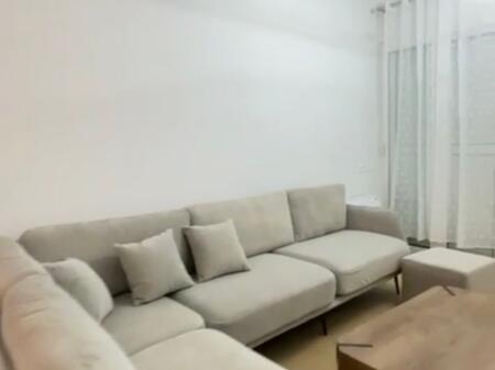 2+1,i mobiluar rruga peti liqeni i thate,cmimi 800 euro