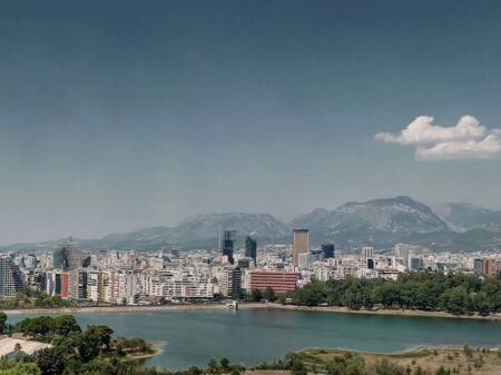 Shitet Apartament 2+1+2 LIQENI I THATE