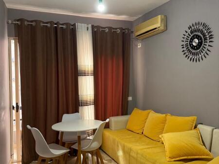 Shitet apartament 1+1 në Astir!