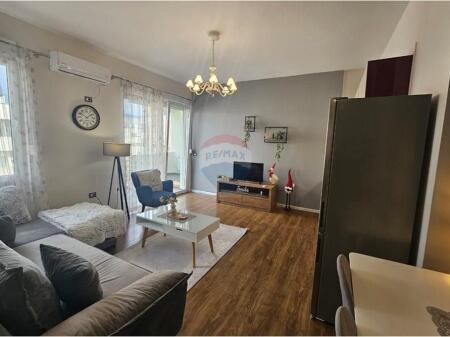 Jepet apartament 1+1 per qera tek Pazari i Ri!