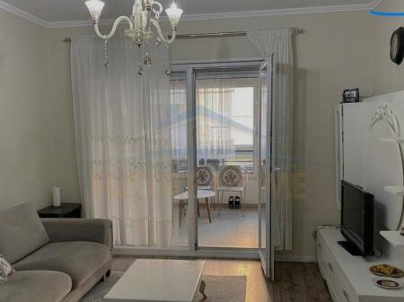 Shitet – Apartament 2+1+2, pranë Restorant "Fresku", Tiranë