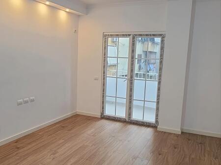 Apartament 2+1 per shitje 📍Te rruga e Bogdaneve, prane kishes Katolike, afer qendres