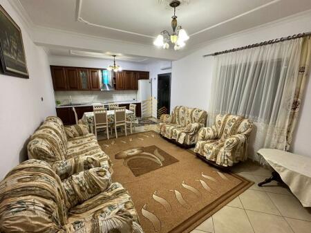 Qira, Hyrje Private 2+1+3Poste Parkimi, 5 Maji, 60.000 Lek/muaj