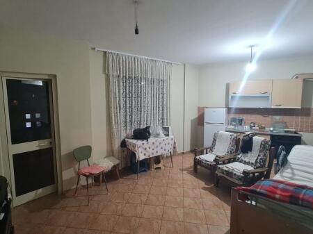 Jepet Apartament me qera