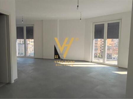 OFFICE 220 M2 FOR RENT ON THE 9TH FLOOR 2,500 EURO