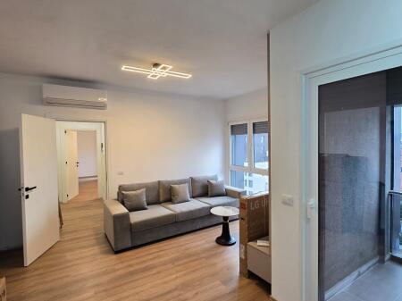 Apartament 1+1 me Qira  Post Parkimi – Pranë Shkollës së Kuqe