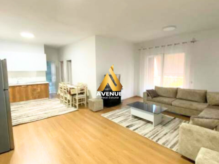 Jepet me qira apartament 3+1  tek– 5 Maji (pranë Concord Center) Tiranë  