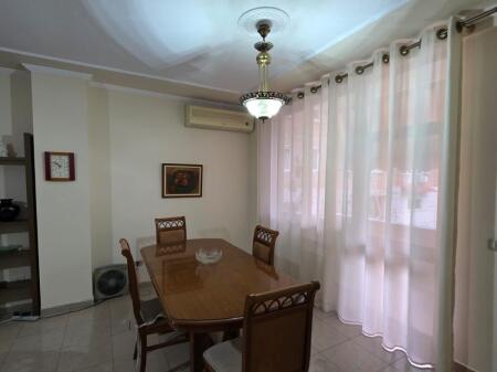 Apartament 3+1, Rruga e Elbasanit!