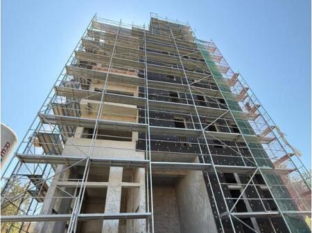 SHITET APARTAMENT 3+1 TEK SHKOLLA OSMAN MYDERIZI