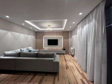 Shitet super apartament 1+1 te Rezidenca “Sofia” pranë Teg!
