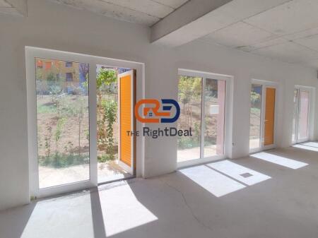 Ne Ali Dem, Tek Kompleksi Mangalem 21, Shitet Dyqan Me Cmim Okazion Perfekt Per Investim!!