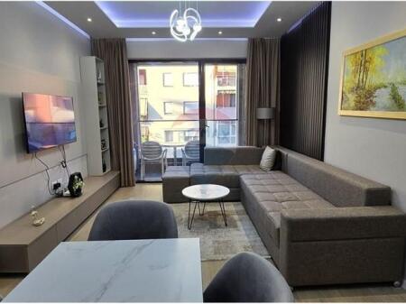 Apartament  per QERA  Komuna e Parisit